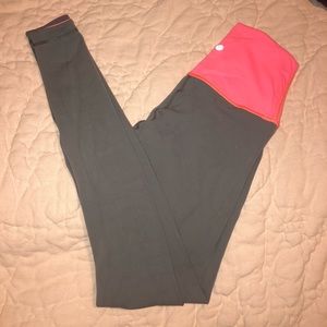 Reversible Lululemon Wonder Under Leggings